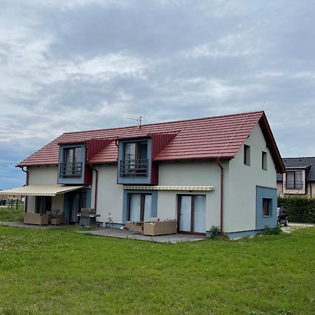 Lake View Apartments Near Golf Resort Kuneticka Hora, Dritec Pardubice Bilik gambar