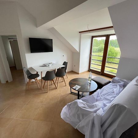 Lake View Apartments Near Golf Resort Kuneticka Hora, Dritec Pardubice Bilik gambar
