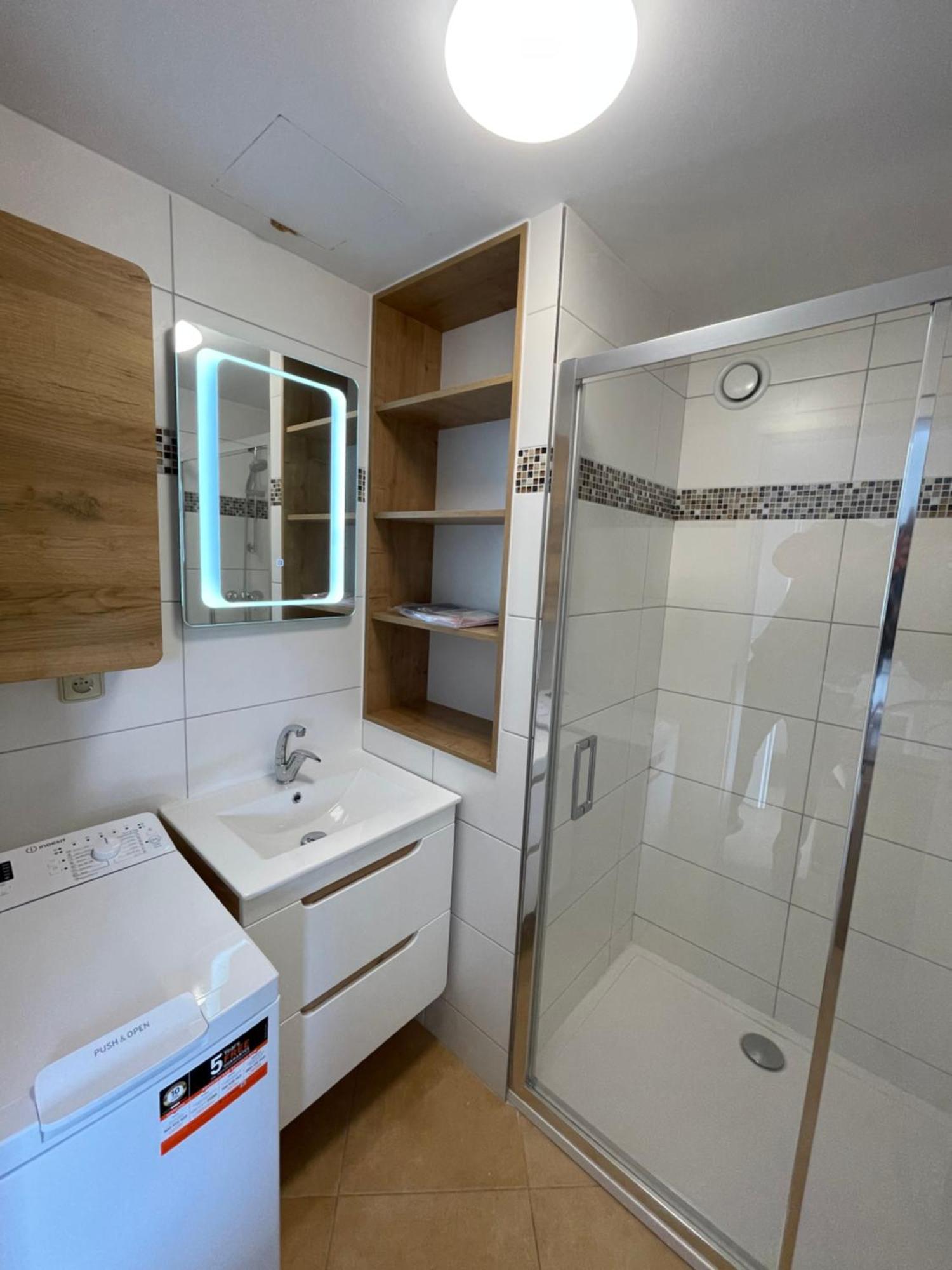 Lake View Apartments Near Golf Resort Kuneticka Hora, Dritec Pardubice Bilik gambar