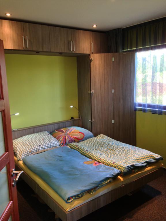 Lake View Apartments Near Golf Resort Kuneticka Hora, Dritec Pardubice Bilik gambar