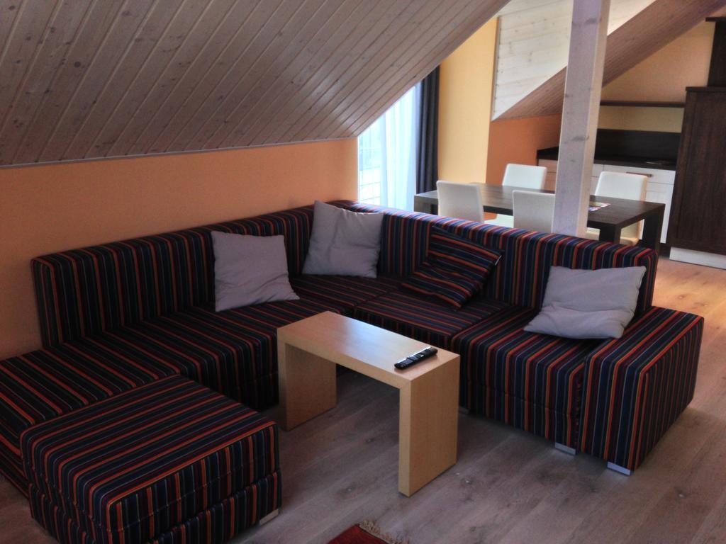 Lake View Apartments Near Golf Resort Kuneticka Hora, Dritec Pardubice Bilik gambar