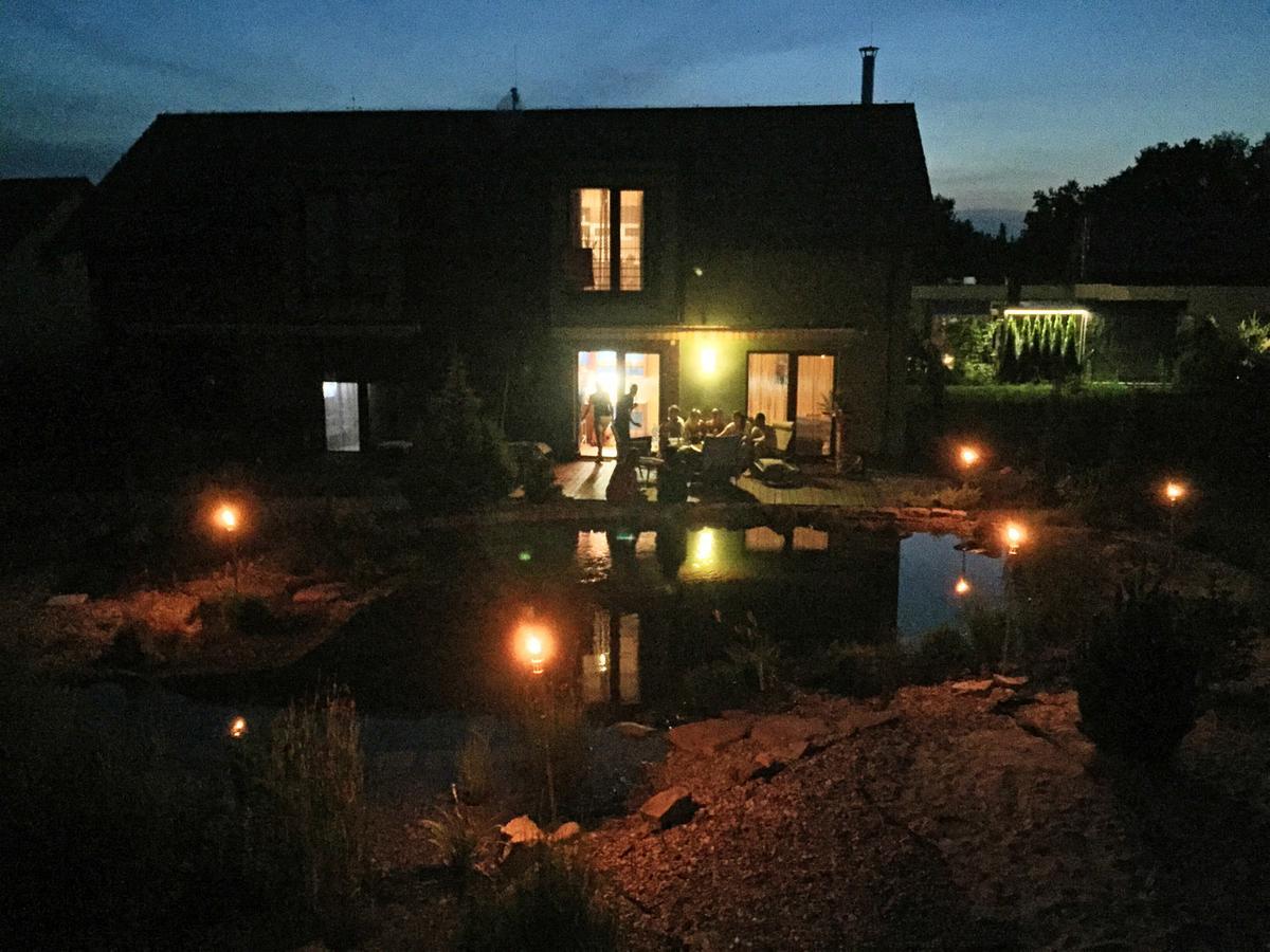 Lake View Apartments Near Golf Resort Kuneticka Hora, Dritec Pardubice Luaran gambar