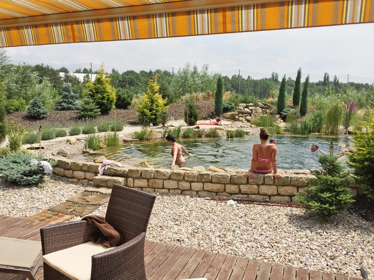 Lake View Apartments Near Golf Resort Kuneticka Hora, Dritec Pardubice Luaran gambar