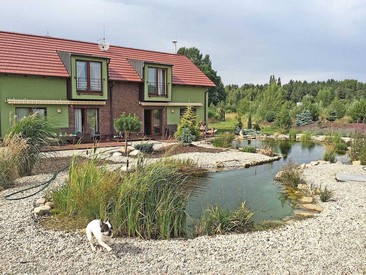 Lake View Apartments Near Golf Resort Kuneticka Hora, Dritec Pardubice Luaran gambar