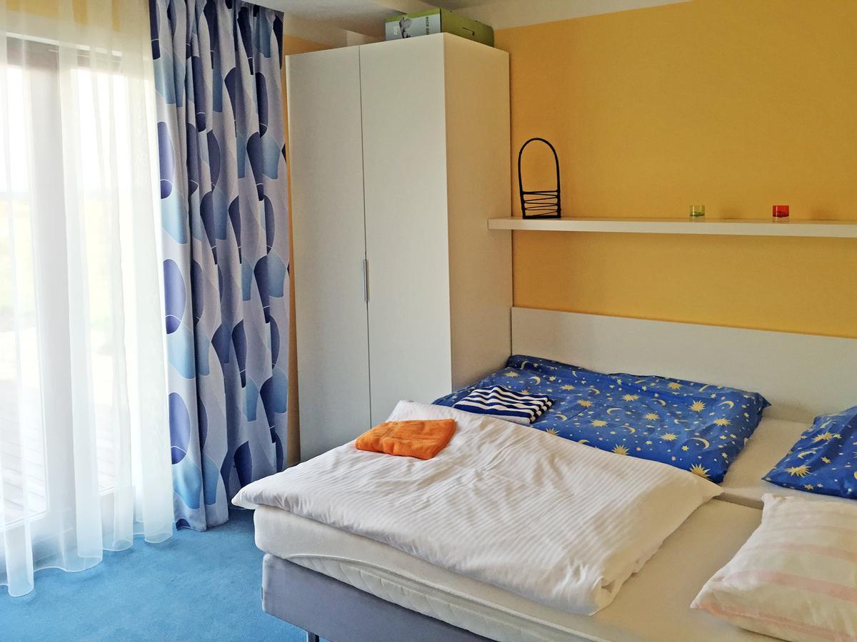 Lake View Apartments Near Golf Resort Kuneticka Hora, Dritec Pardubice Luaran gambar