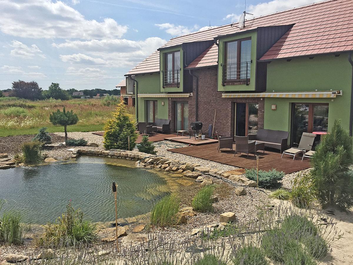 Lake View Apartments Near Golf Resort Kuneticka Hora, Dritec Pardubice Luaran gambar